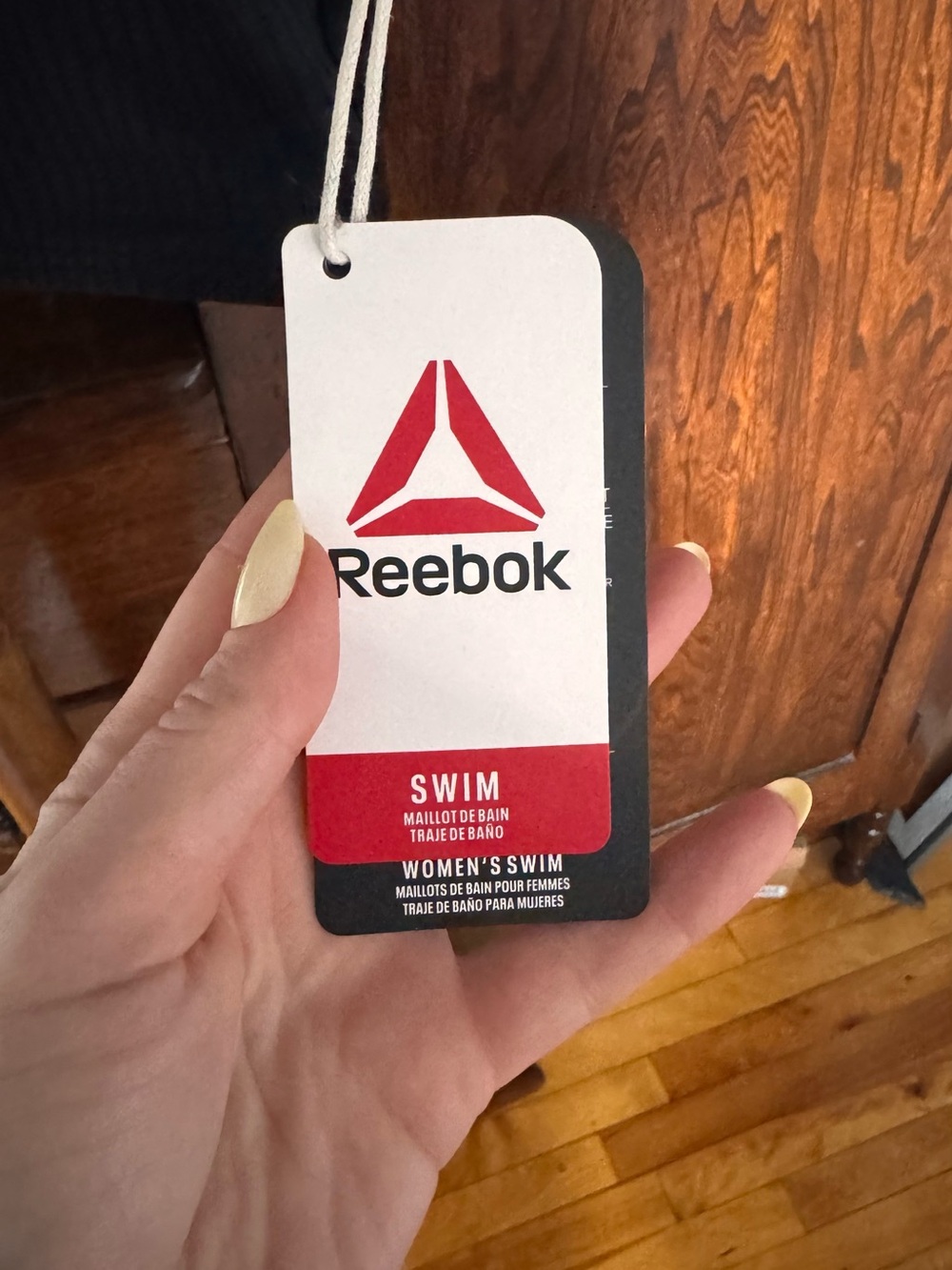 🖤 Reebok Ribbed Swim Crop Top / Rash Guard — Size Large (NWT) - Picture 2 of 5